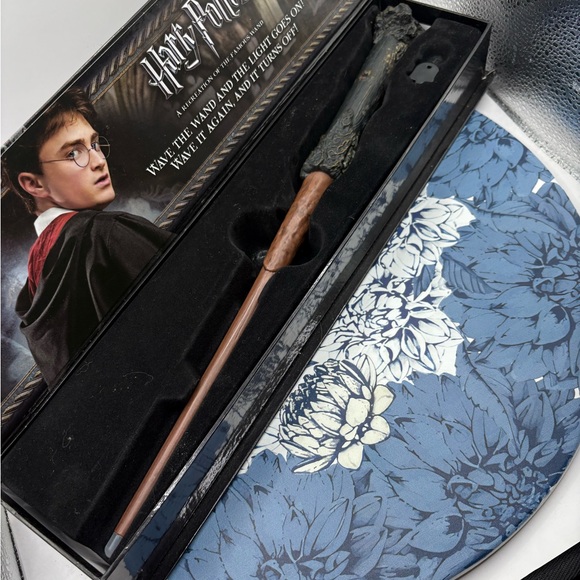 Harry Potter light up Wand with Box - Picture 10 of 11